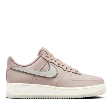 TENIS NIKE AIR FORCE 1 LOW SE PLATINO NKGRY01313