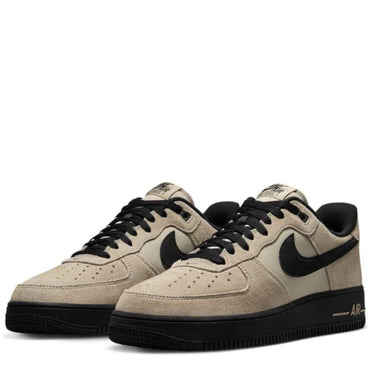 TENIS NIKE AIR FORCE 1 BEIGE SUELA NEGRA NKBGE01052