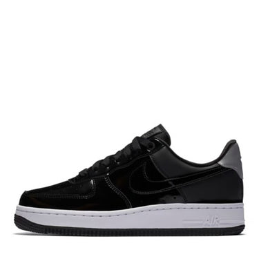 TENIS NIKE AIR FORCE 1 CHAROL SUELA BLANCA NKBLK01066