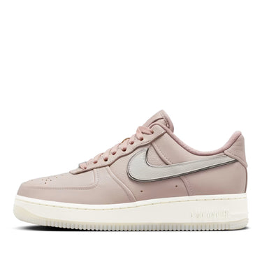 TENIS NIKE AIR FORCE 1 LOW SE PLATINO NKGRY01313