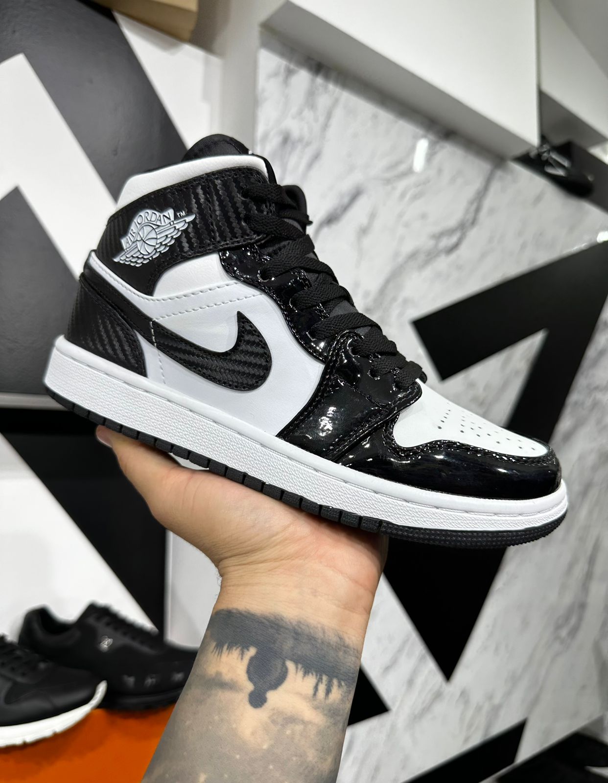 Charol Jordan One Blanco Y Negro Jordan Mujer Jordan Blancas Y